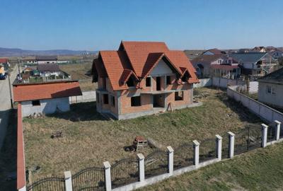 Casă cu 4 camere în Central - 8