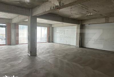 Spațiu comercial, de 100 mp, în Central - 4