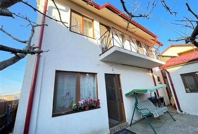 Casă individuală cu 3 camere în Central