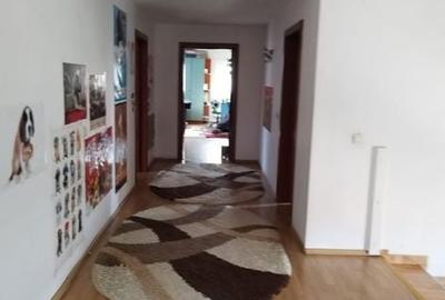 Casă cu 5 camere cu Teren 732 Mp în Central - 9