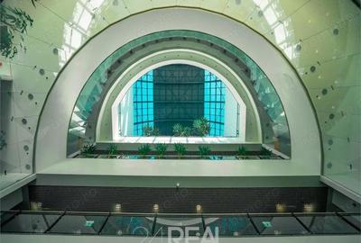 Spațiu comercial, în Eroii Revoluției - 1