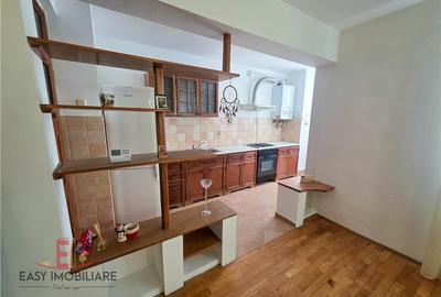Apartament cu 2 camere decomandat în Cornișa