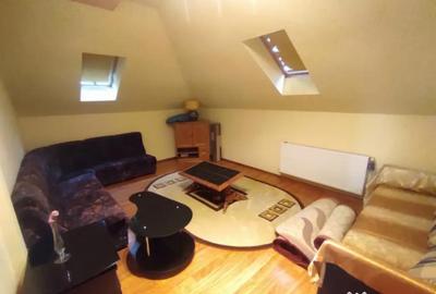 Casă cu 7 camere cu Canalizare în Central - 3