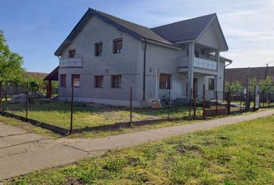 Casă cu 3 camere în Macea - 2