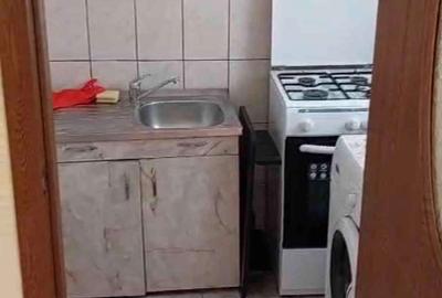 Garsonieră Tătărași str Eternitate in bloc de apartamente - 4