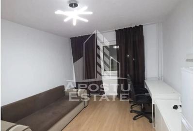 Garsonieră decomandată în Complex Studențesc