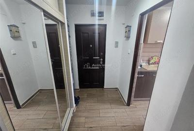 Apartament cu 2 camere semidecomandat în Micro I - 2