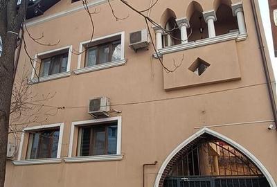 Casă individuală cu 15 camere în P-ța Muncii