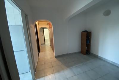 Apartament cu 3 camere decomandat, mobilat în Tei - 6