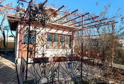 Casa de vanzare in Pucioasa (Comuna Mo?aieni, la 900 m de Pucioasa) - 3