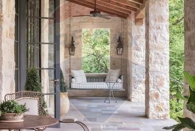 Casă cu 4 camere în Valea