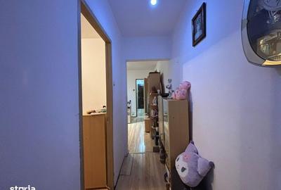 Apartament cu 3 camere, mobilat în Craiovița Nouă