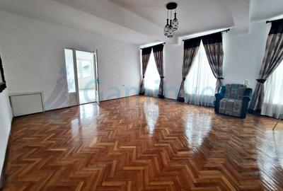 Spațiu comercial, de 380 mp, în Cetății - 13