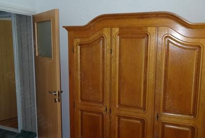 Apartament cu 3 camere decomandat, mobilat în Ozana