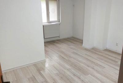 Spațiu comercial, de 22 mp, în Podu Roș - 1