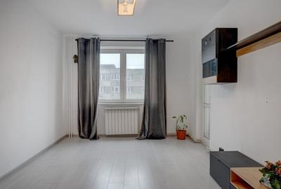 Apartament 3 camere decomandat, cu centrala proprie, bloc 1983 - 2