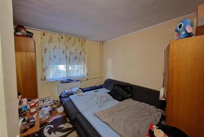 Apartament cu 4 camere decomandat în Nufărul - 9
