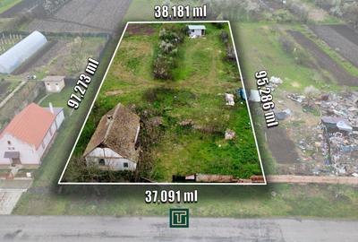 Teren intravilan de 3593 mp, în Parța - 1