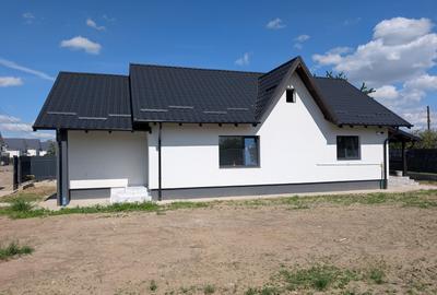 Casă individuală cu 4 camere cu Canalizare în Central - 13