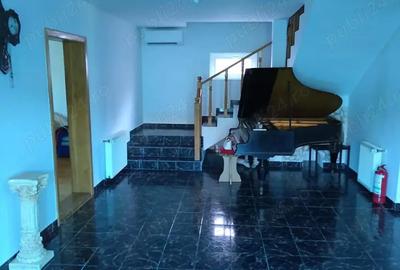 Casă cu 6 camere în Moșnița Nouă