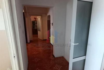 SUPER PRET! Ap 3 camere, Decomandat, zona Vidin Etaj 4/5, 70 - 8