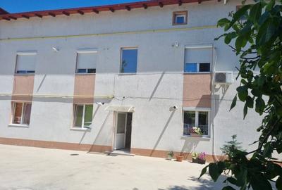 Apartament cu 4 camere decomandat în Deta - 2