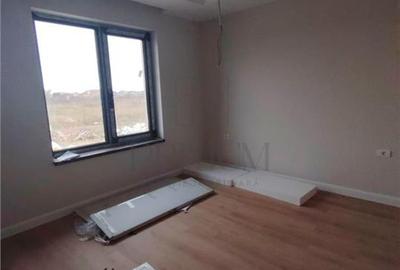 Duplex pe parter - mansardabil -  zona linistita - toate utilitatile - 6