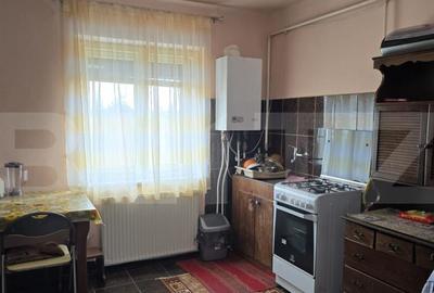 Casa de vanzare cu 2 camere, 77 mp, zona Botizului - 9