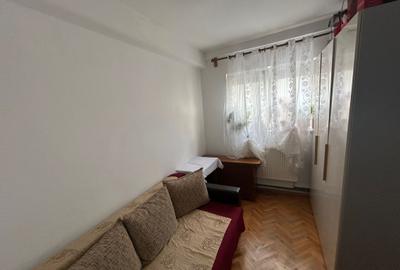 Apartament cu 2 camere decomandat în Tractorul - 2