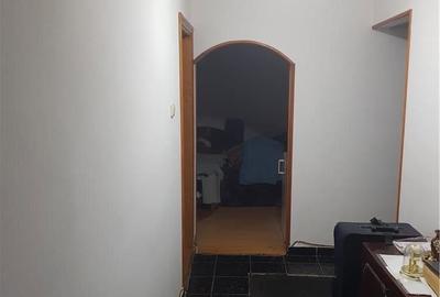 Apartament cu 4 camere decomandat în Central - 2