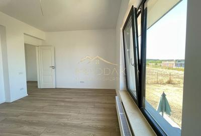 Vila exclusivista**P+1**5 Camere**Teren 704 mp***Langa Padure//Balotesti - 22