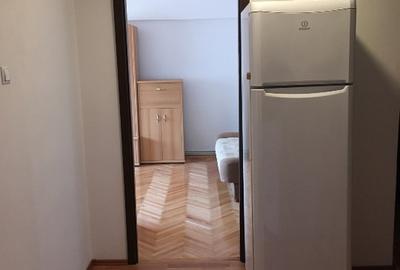 Apartament 3 camere decomandat Str. Pietroasa - 2
