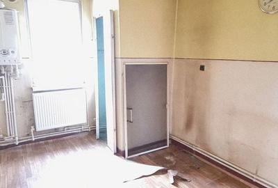 Apartament cu 3 camere decomandat în Petros - 6