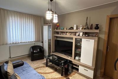Apartament cu 3 camere semidecomandat în Central - 2