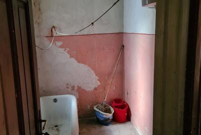Apartament 3 camere 80,40 mp decomandat Vila veche tip bloc - 1