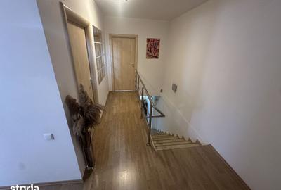 Casă cu 10 camere cu Canalizare în Apărătorii Patriei - 4