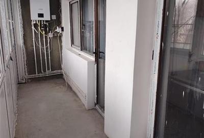 Apartament cu 2 camere decomandat în Micro 6 - 4