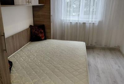 Apartament cu 3 camere semidecomandat în Craiovița Nouă - 3