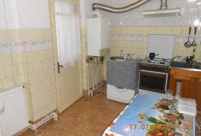 Apartament cu 4 camere decomandat în Central - 6