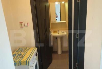 Apartament de vanzare, cu 2 camere, 33 mp, zona Piata 1 Mai - 8