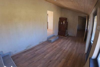 Casă cu 4 camere cu Teren 1770 Mp în Ciorani - 1