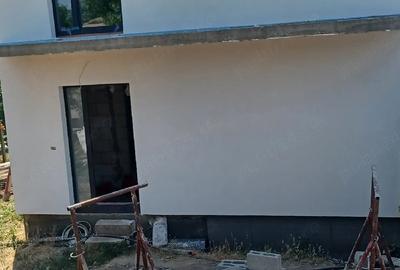 Casă cu Teren 450 Mp în Breazu