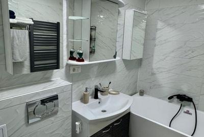 Apartament cu 2 camere decomandat în Petros