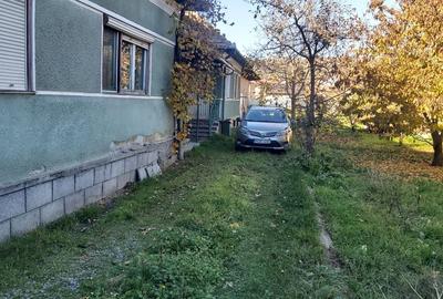 Casă individuală cu 4 camere cu Canalizare în Florești