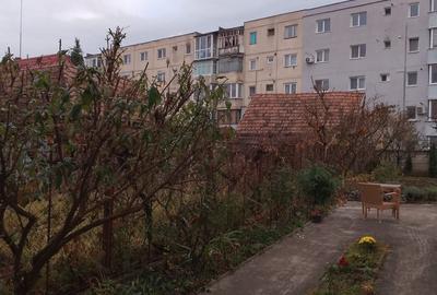 Casă cu 3 camere cu Teren 393 Mp în Central