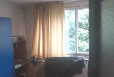 Apartament cu 3 camere decomandat în Apusului - 4