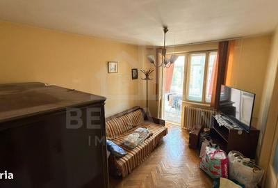Apartament cu 3 camere decomandat în Valea Rosie