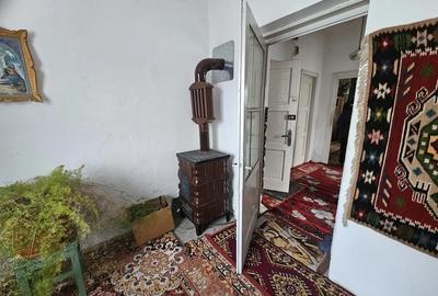 Apartament cu 2 camere decomandat în Vama - 3