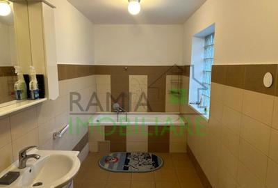 Casă cu 5 camere cu Teren 300 Mp în Cristian - 2