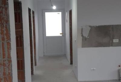 Casă cu 3 camere în Gura Văii - 3
